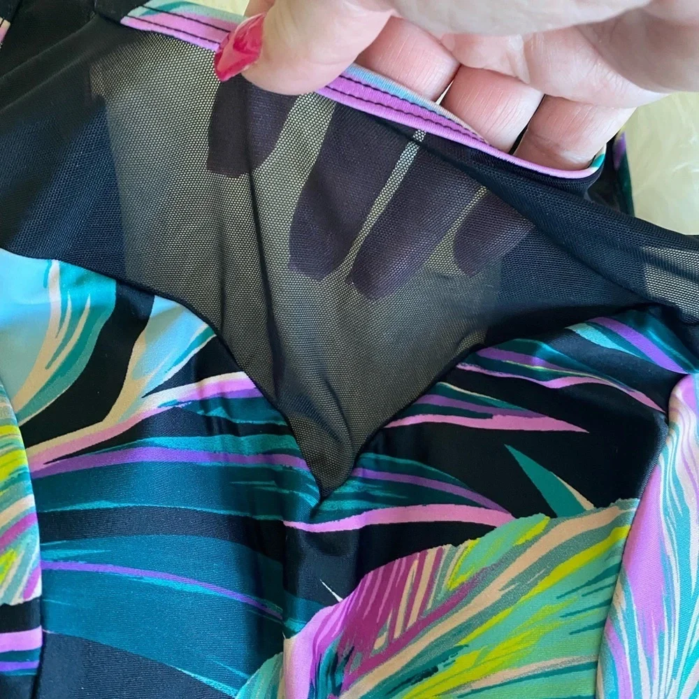 torrid Wireless Mesh High Neck One Piece Swimsuit - Pretty Summer Leaves, Sz. 18